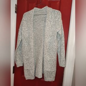 Women's long sleeve cardigan. Size Medium.